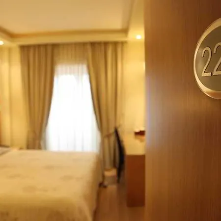 Pantelidis & 3* 普托莱迈达