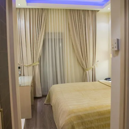 Pantelidis & 酒店 普托莱迈达