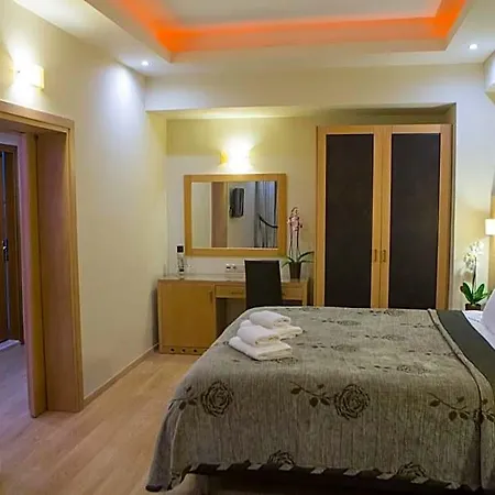 Pantelidis & 3*
